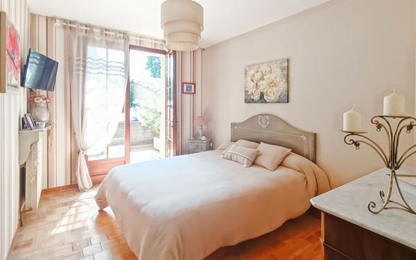 Maison à vendre    8 pièces • 231,42 m2 Oraison