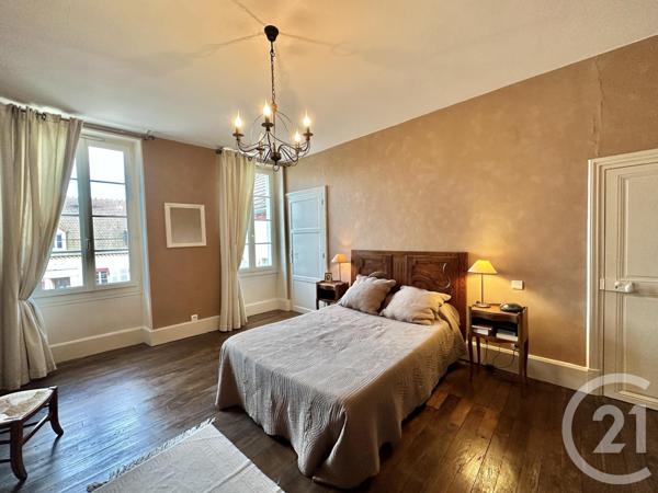 Maison à vendre  10 pièces - 221 m2 DOMPIERRE SUR BESBRE - 03