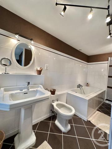 Maison à vendre  10 pièces - 221 m2 DOMPIERRE SUR BESBRE - 03