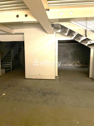 Local Commercial 6 pièces - 2000 m²