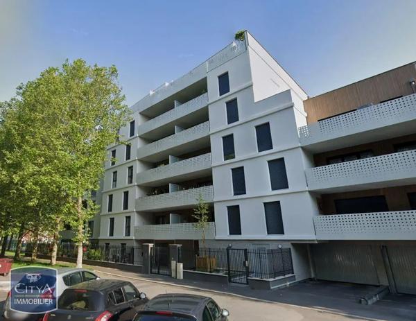 Appartement à louer 2 pièces 43.3m² Lognes (77185)