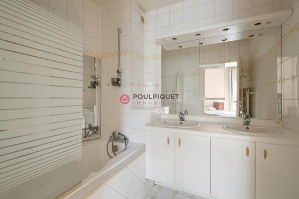 Appartement centre ville de type 4 de 101m² avec parking et ascenseur