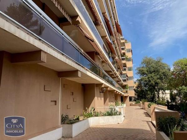 Appartement à louer 1 pièce 30.44m² Toulon (83000)