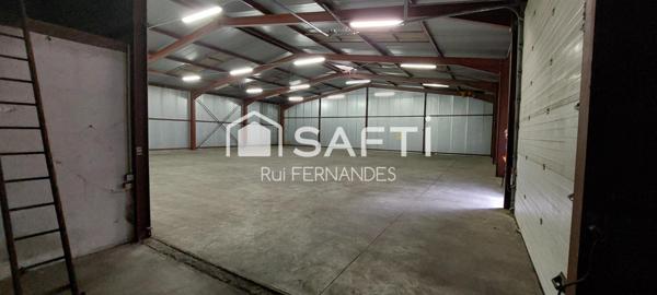 Local artisanal, commercial ou dépôt de 1980 m² sur 38.44 ares