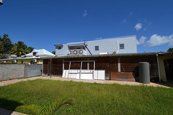 Baie-Mahault (97122) Haut de villa T3 meublé CC