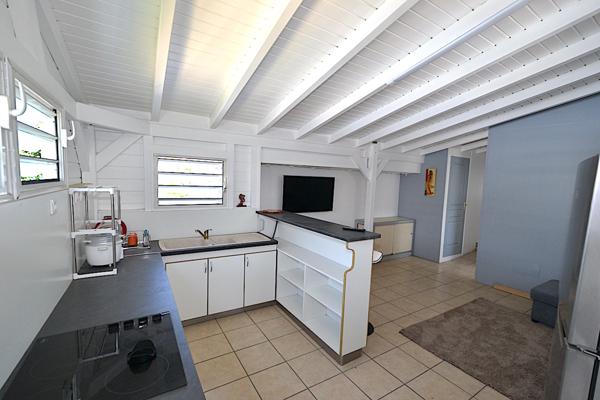 Baie-Mahault (97122) Haut de villa T3 meublé CC