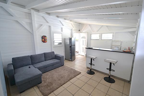 Baie-Mahault (97122) Haut de villa T3 meublé CC