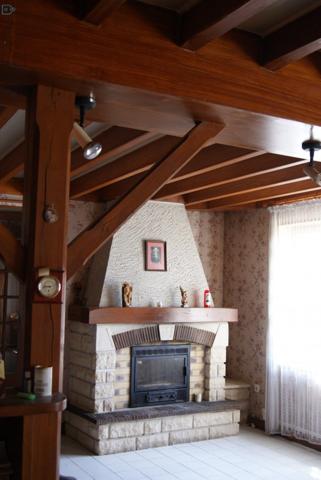 Maison de 255m2 avec dépendances sur 11 625m2 à Aigre, Charente