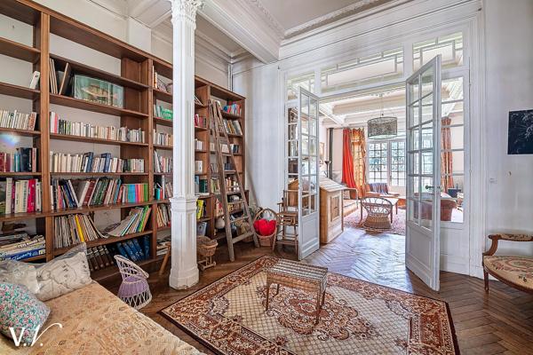 SAINT SEURIN - SUPERBE HOTEL PARTICULIER