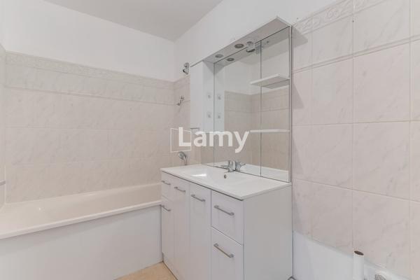 Appartement t3 - 59.29 m² - cave + pkg