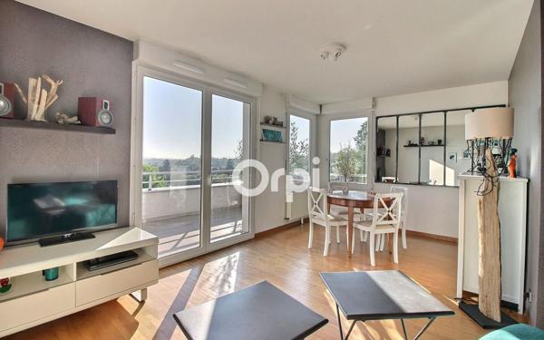 Appartement à vendre    2 pièces • 48 m2 Viry-Châtillon