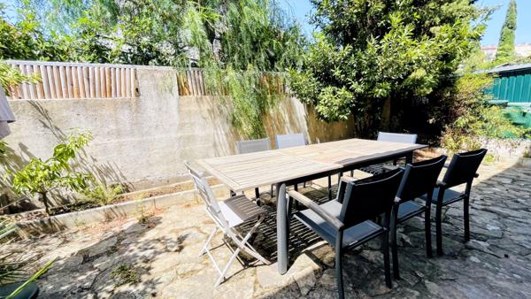 Maison
         5 pièces
        - 83 m² 499 000 € *