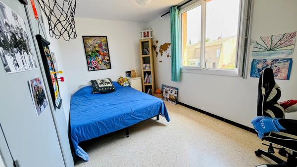 Maison
         5 pièces
        - 83 m² 499 000 € *