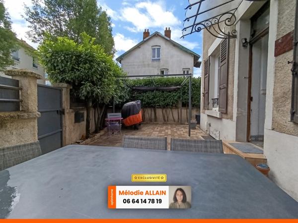 VICHY JEANNE D'ARC- MAISON DES ANNEES 40 AVEC COUR ET GARAGE-IDEAL INVESTISSEUR OU 1er ACHAT