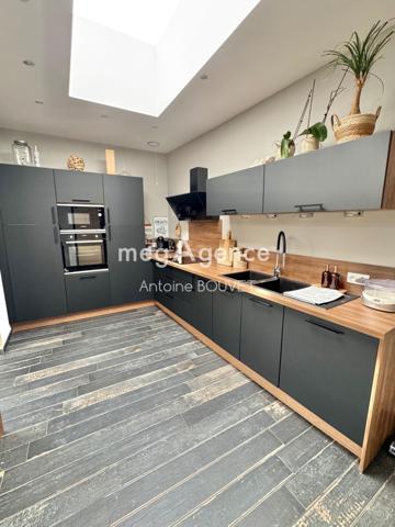 Maison à Doullens, 80600 - 6 pièces 177m²