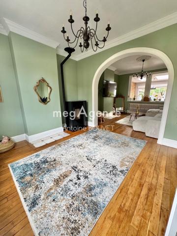 Maison à Doullens, 80600 - 6 pièces 177m²