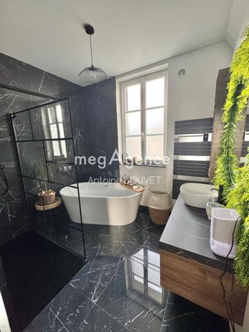 Maison à Doullens, 80600 - 6 pièces 177m²