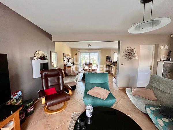 Maison des années 2000 de 143 m² sur un terrain de 508m² avec quatre chambres.