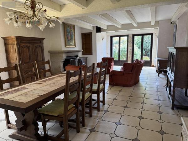 Maison à vendre à Sarzeau dans le Morbihan (56370), ref : 56084-427   
Centre-ville