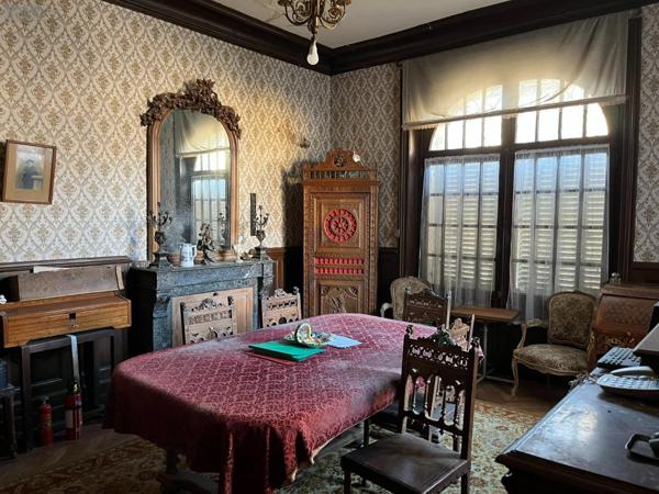 Maison de maître à vendre à Le Mêle-sur-Sarthe dans l'Orne (61170), ref : GR