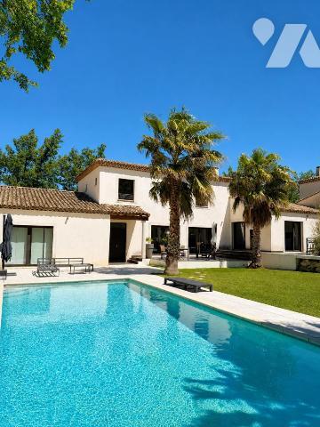 Villa contemporaine – Résidence sécurisée – Rochefort-du-Gard