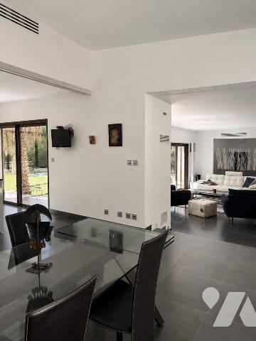 Villa contemporaine – Résidence sécurisée – Rochefort-du-Gard