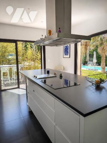 Villa contemporaine – Résidence sécurisée – Rochefort-du-Gard