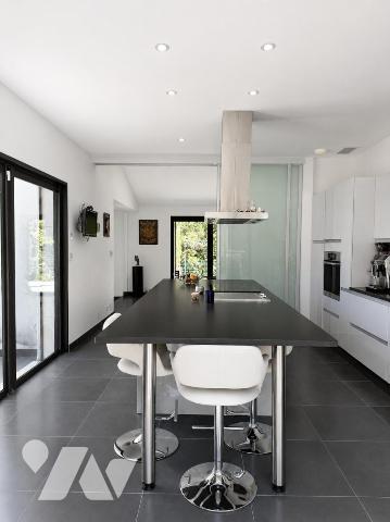 Villa contemporaine – Résidence sécurisée – Rochefort-du-Gard