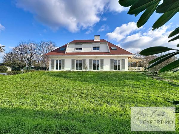 Romans-sur-Isère (26100) Propriété de charme aux multiples possibilités – 10 pièces - 240 m² habitables – Terrain divisible 3 596 m²