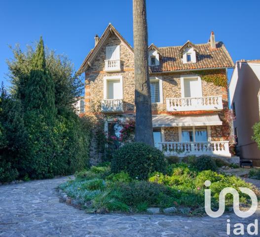 Maison 7 pièces de 182 m² à Sainte-Maxime (83120)