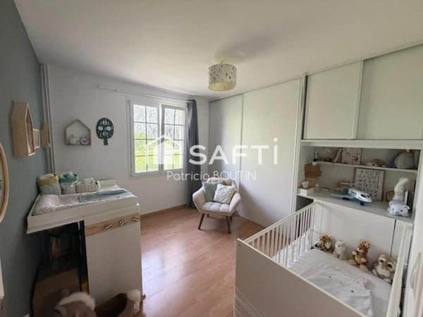 PAVILLON 6 CHAMBRES + DÉPENDANCES ET JARDIN A VILLIERS EN PLAINE