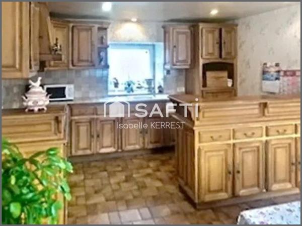 CORPS DE FERME très proche centre ville Plouescat