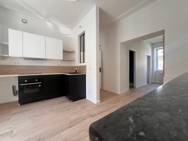 Appartement Suce Sur Erdre 2 Pièce(s) 31.22 M2 Avec Jardinet Au Calme