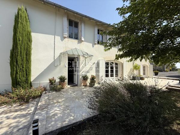 Propriété remarquable sur 2,5 Ha avec piscine!