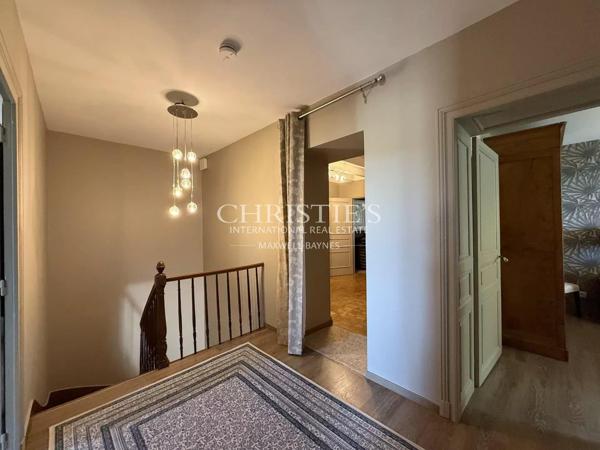 Propriété remarquable sur 2,5 Ha avec piscine!