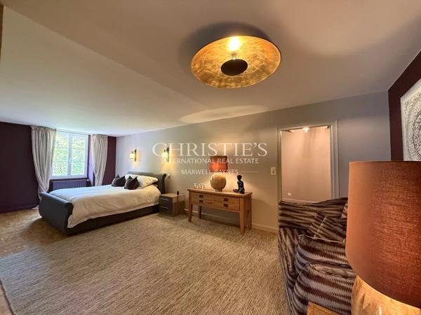 Propriété remarquable sur 2,5 Ha avec piscine!