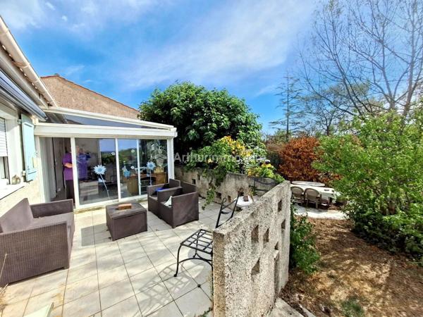 Vente                                                      Maison
                        
                     6 pièces                      142 m2                     à Castres