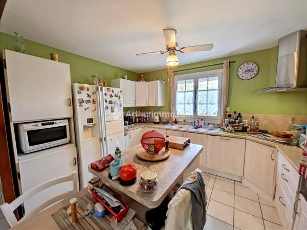 Vente                                                      Maison
                        
                     6 pièces                      142 m2                     à Castres