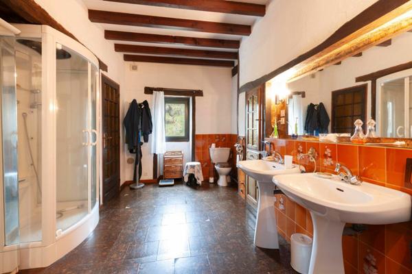 Maison à vendre    9 pièces •  Aire-sur-l'Adour