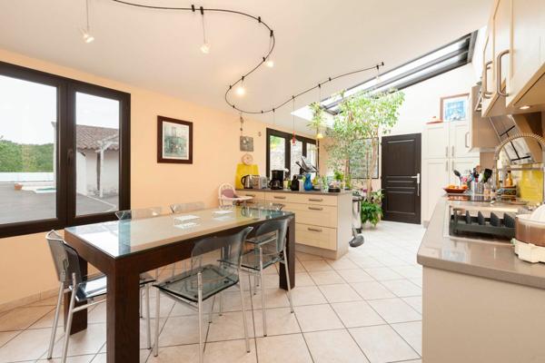 Maison à vendre    9 pièces •  Aire-sur-l'Adour