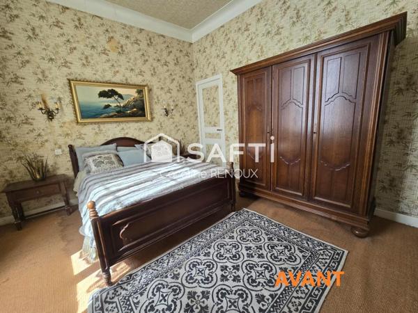 Maison de Maître 195 m² en plein centre du village avec un extérieur