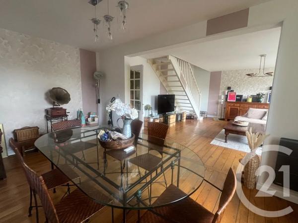 Appartement F5 à vendre  7 pièces - 117 m 2   AURILLAC  - 15