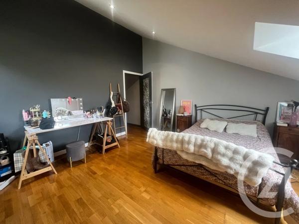 Appartement F5 à vendre  7 pièces - 117 m 2   AURILLAC  - 15