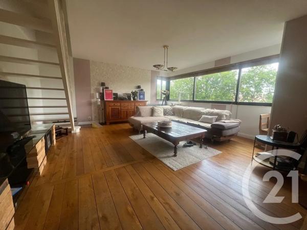 Appartement F5 à vendre  7 pièces - 117 m 2   AURILLAC  - 15