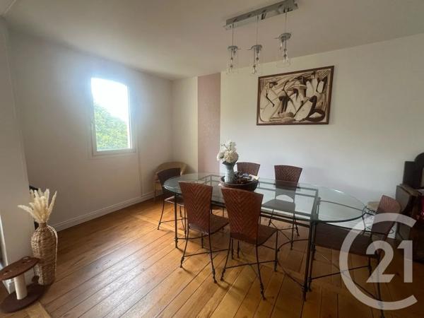 Appartement F5 à vendre  7 pièces - 117 m 2   AURILLAC  - 15