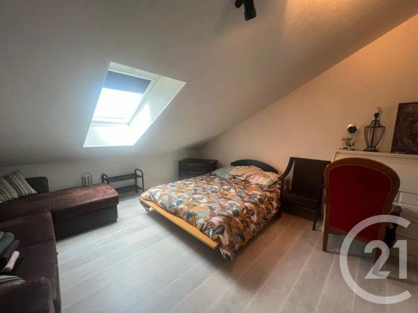 Appartement F5 à vendre  7 pièces - 117 m 2   AURILLAC  - 15