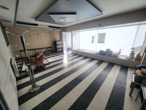Local commercial Lens 44 m2