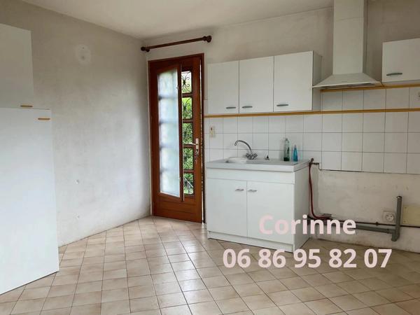 Maison dans un village charmant, NOUANS les FONTAINE  37460 près du ZOO de BEAUVAL