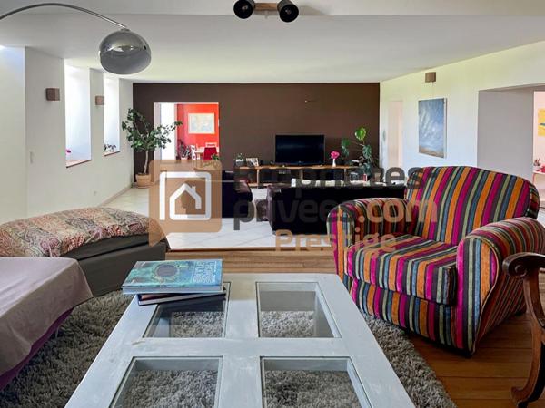 Maison Charentaise Barbezieux-Saint-Hilaire 7 pièces 307 m2