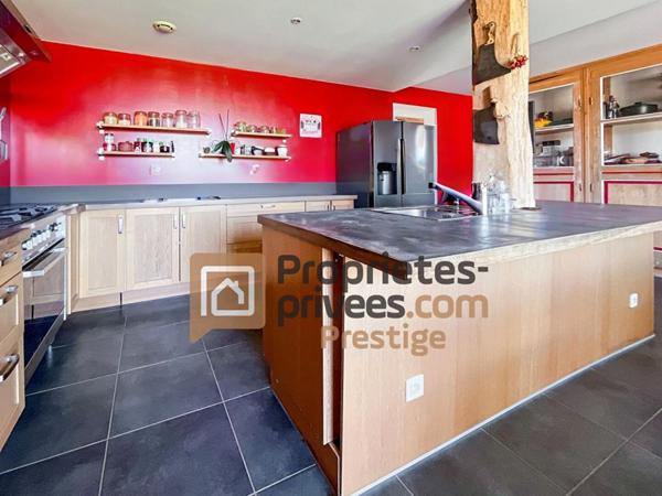 Maison Charentaise Barbezieux-Saint-Hilaire 7 pièces 307 m2